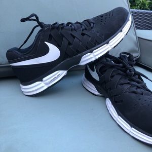 Black Nike Lunarlon Shoes